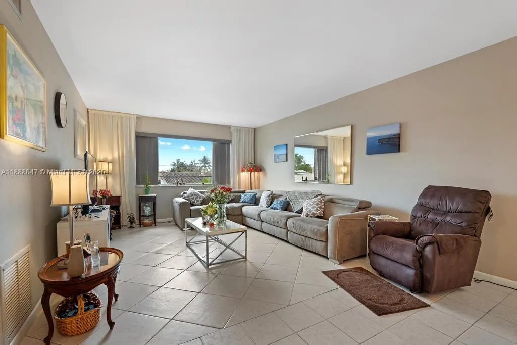 400 S Cypress Rd, #424