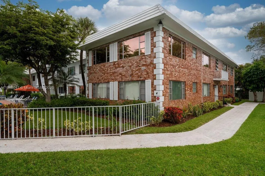 400 S Cypress Rd, #424