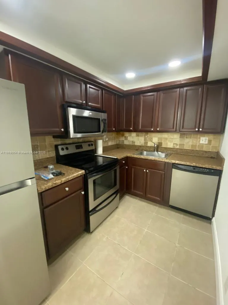 3720 N Pine Island Rd, #431