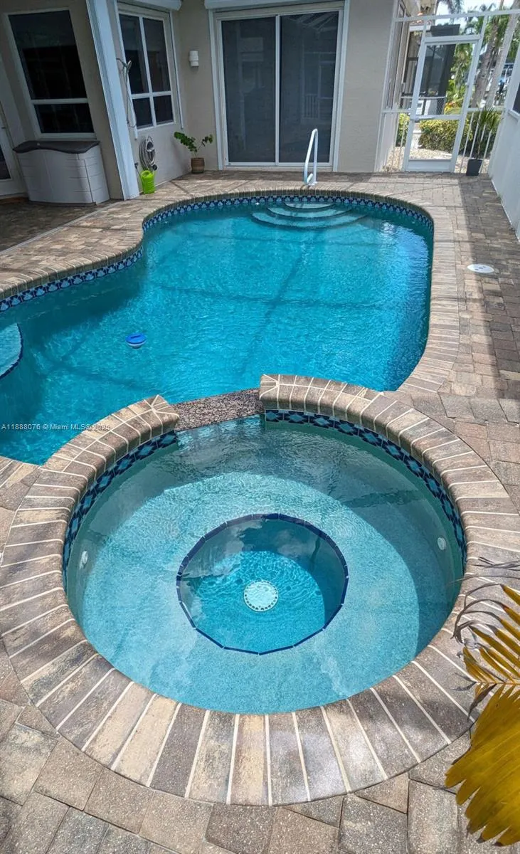 1442 SW 54th Terrace