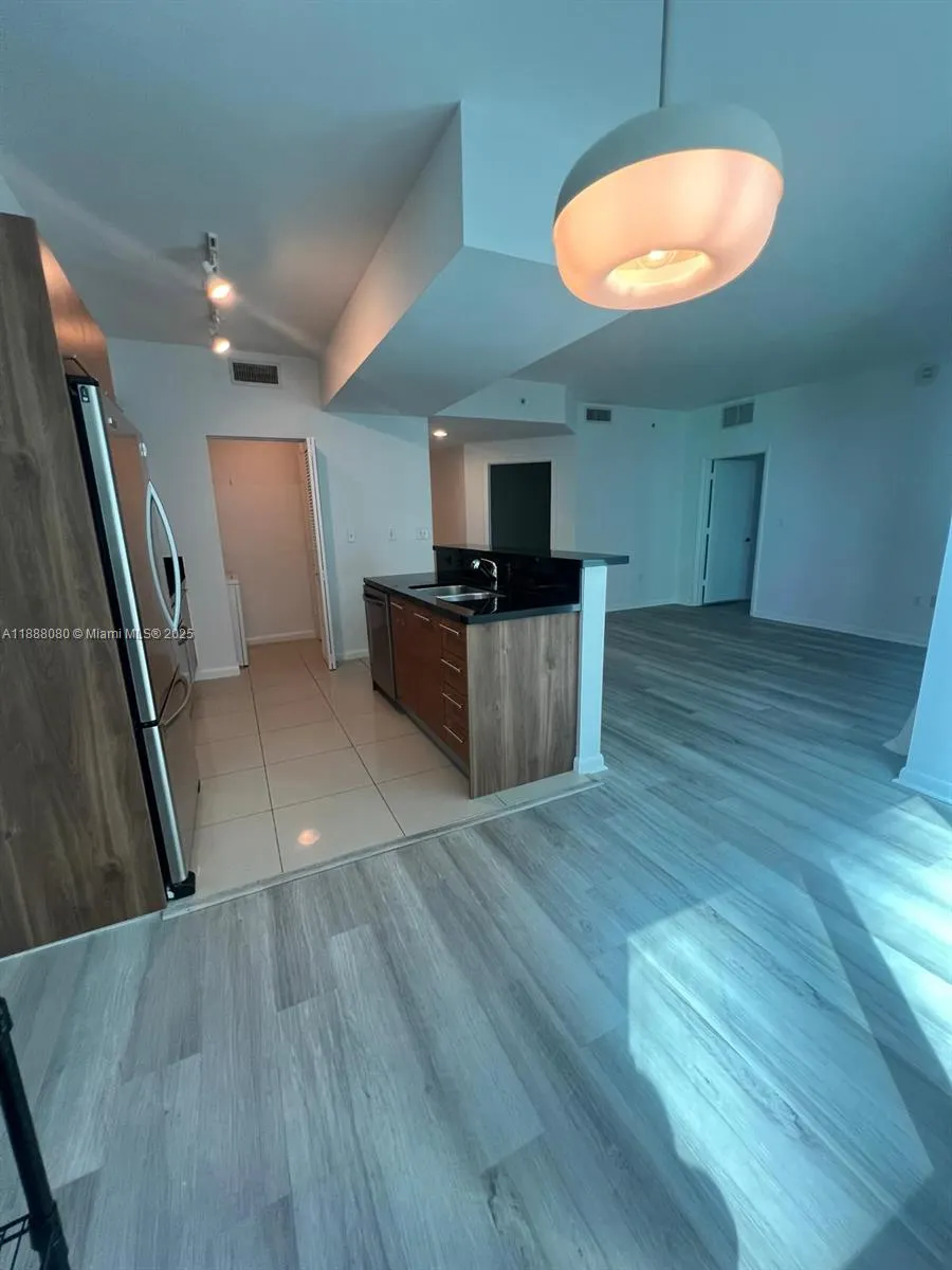 244 Biscayne Blvd, #608