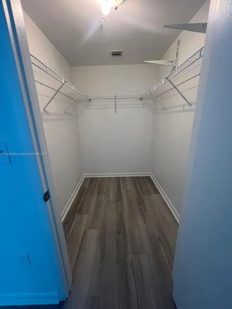 244 Biscayne Blvd, #608