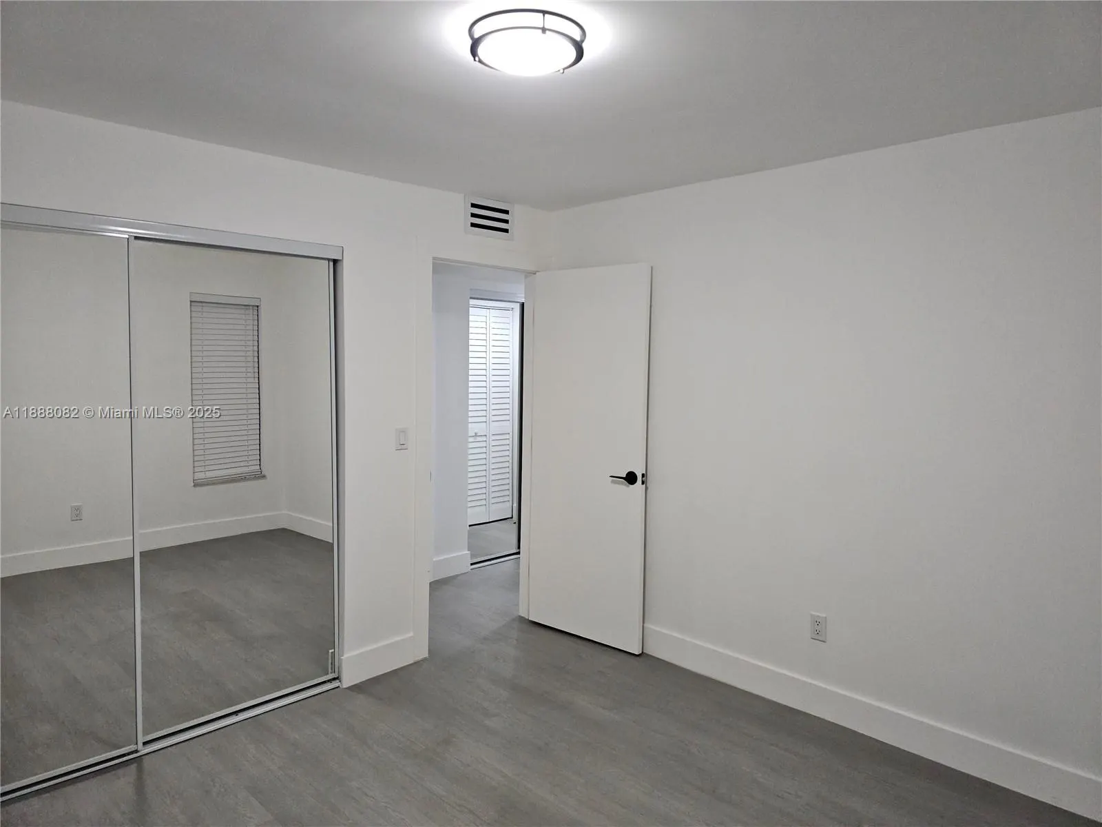 2800 NW 56th Ave, #B101