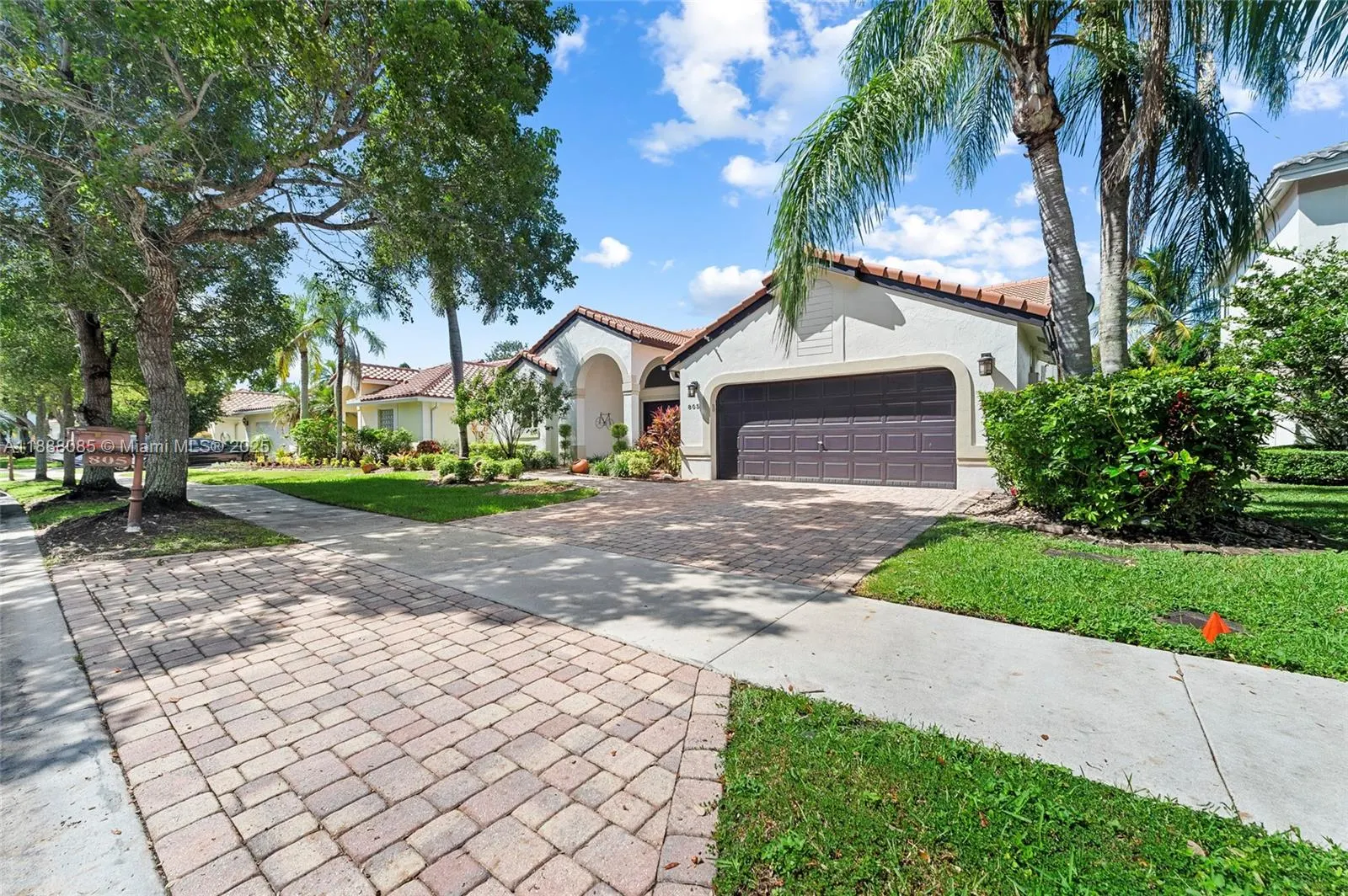 805 Lake Blvd