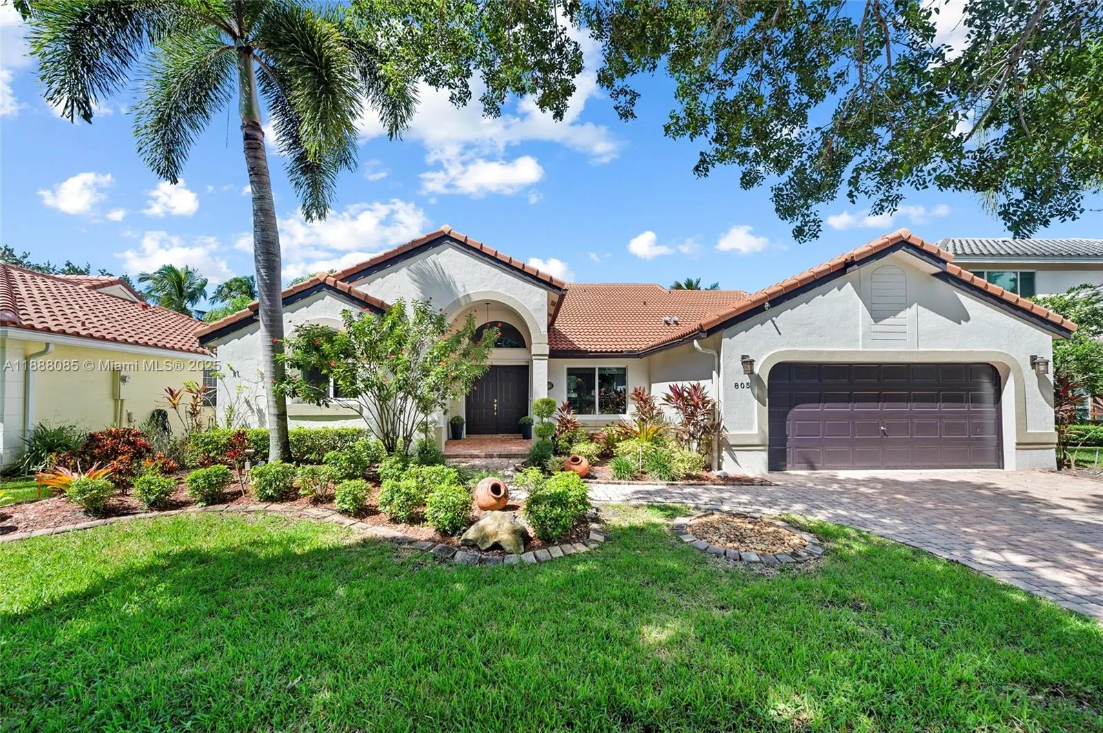 805 Lake Blvd