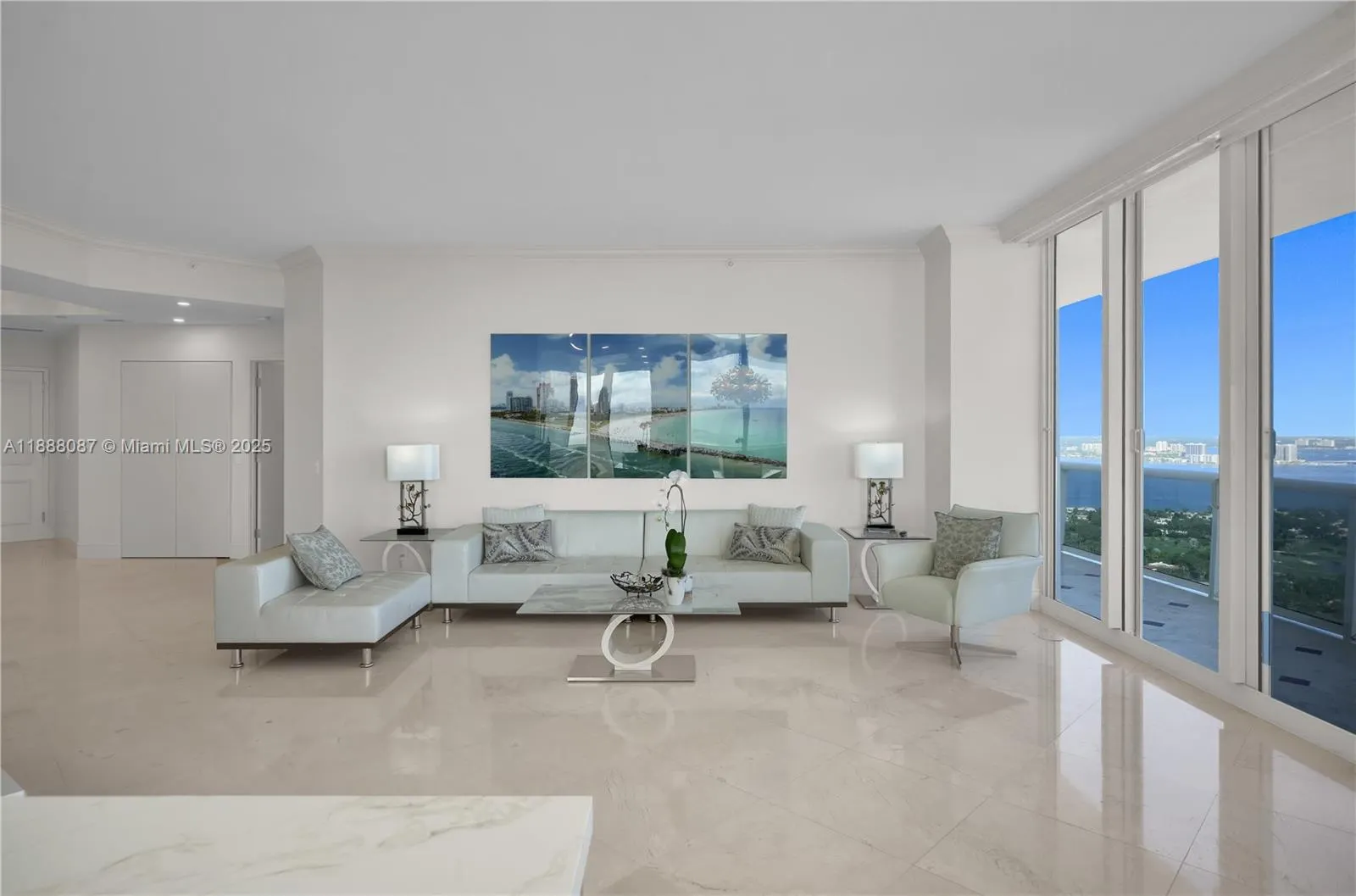 4779 Collins Ave, #PH4301