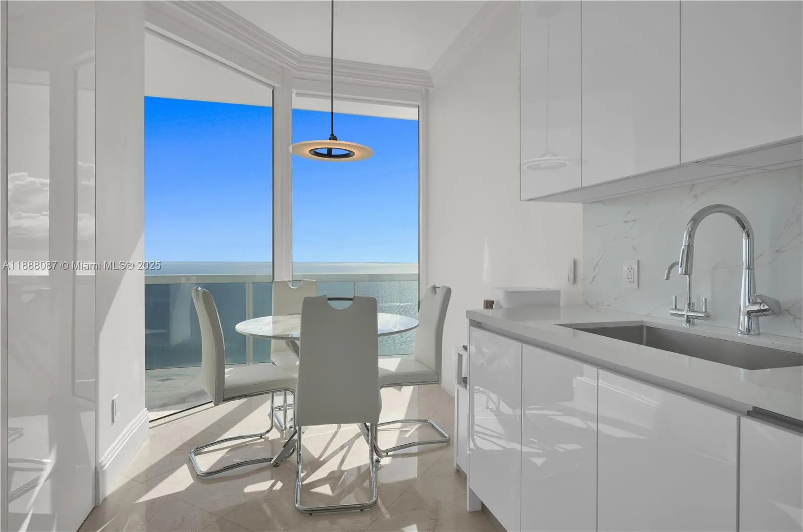 4779 Collins Ave, #PH4301