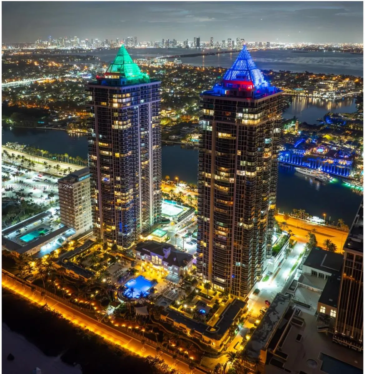 4779 Collins Ave, #PH4301