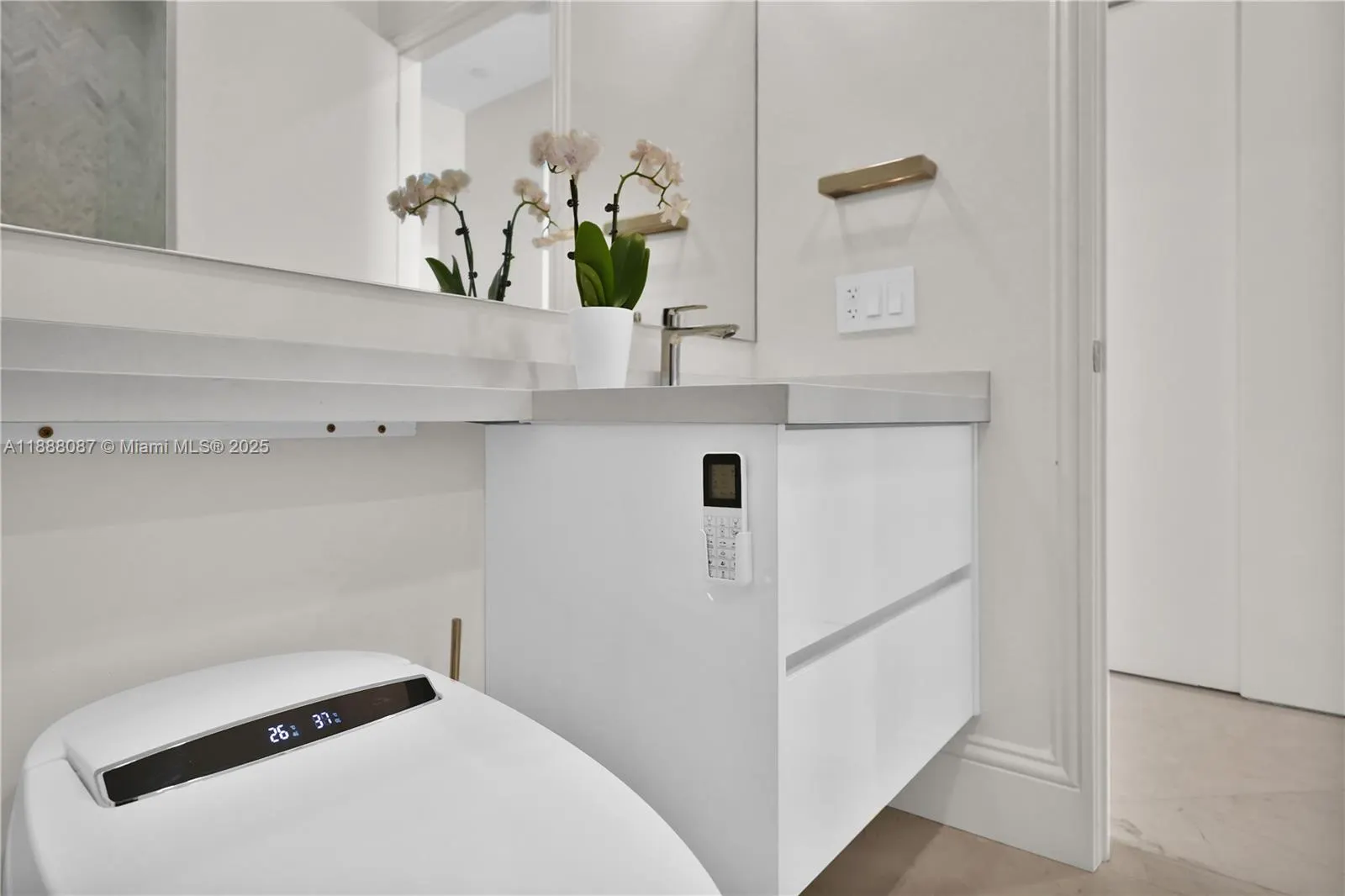 4779 Collins Ave, #PH4301