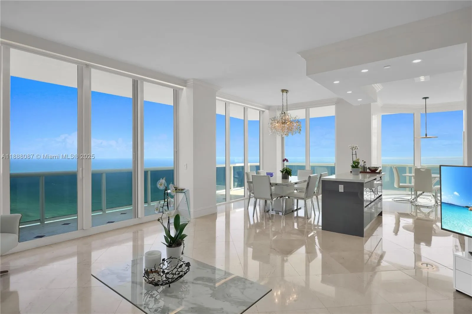 4779 Collins Ave, #PH4301
