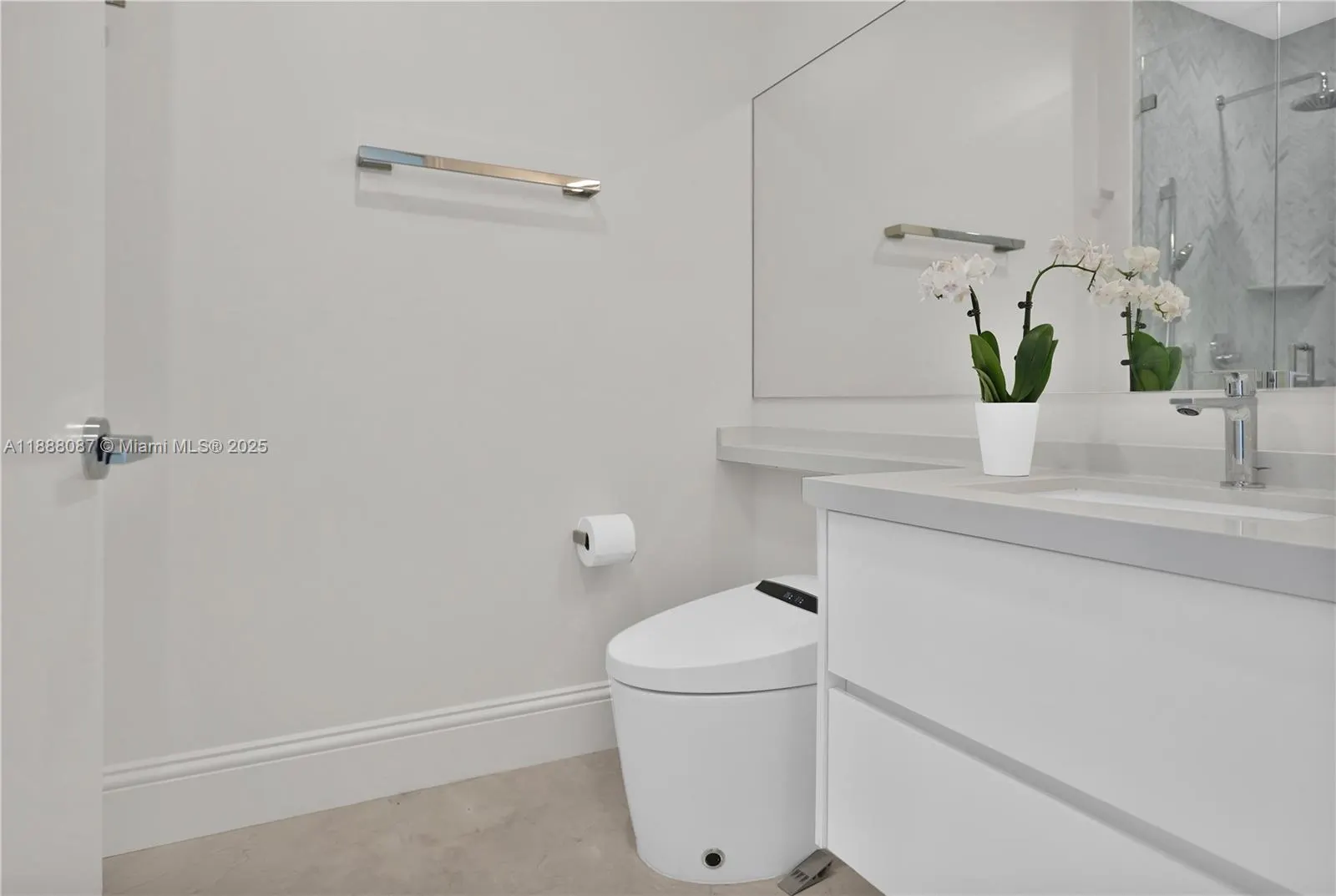 4779 Collins Ave, #PH4301