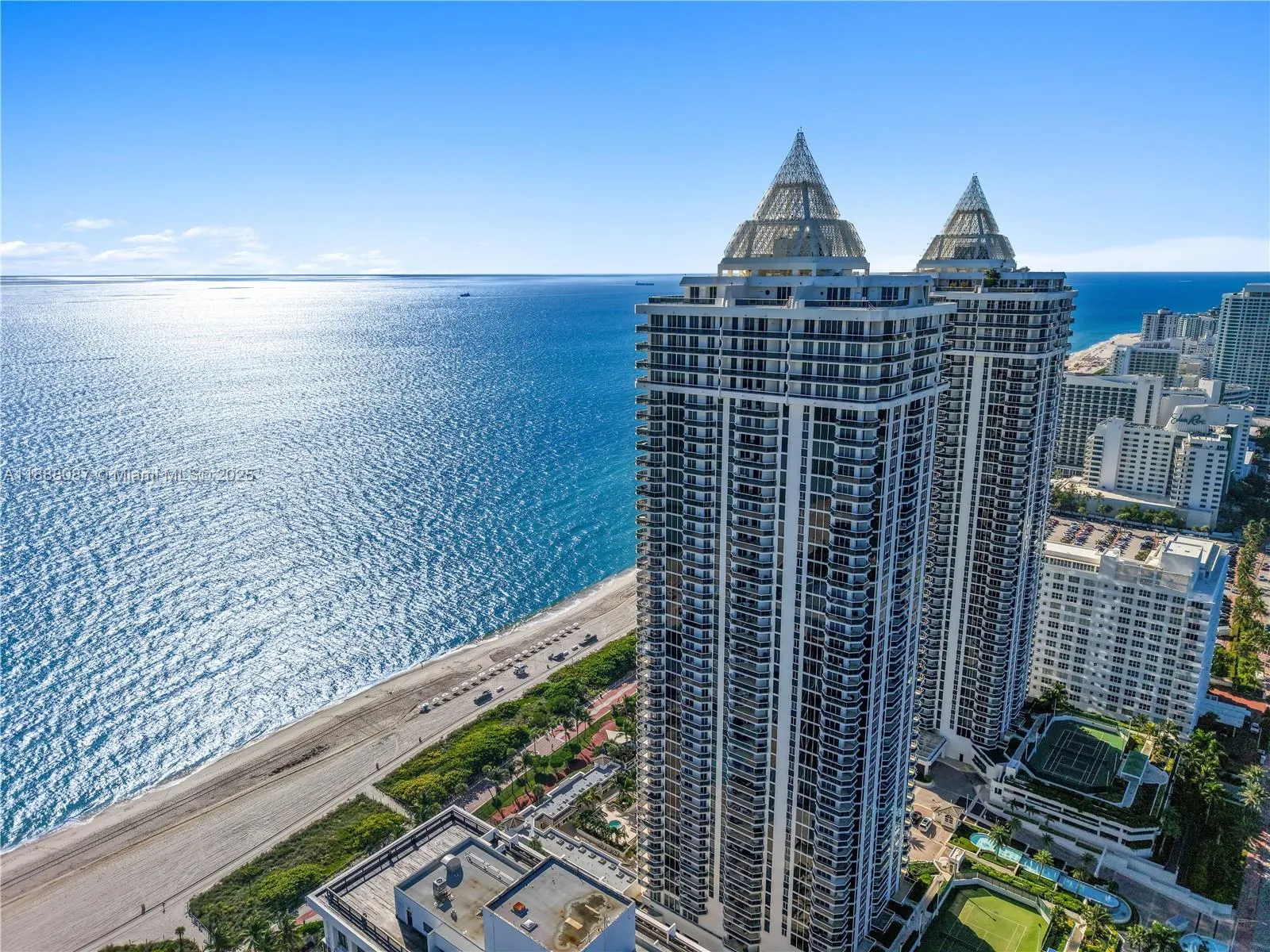 4779 Collins Ave, #PH4301