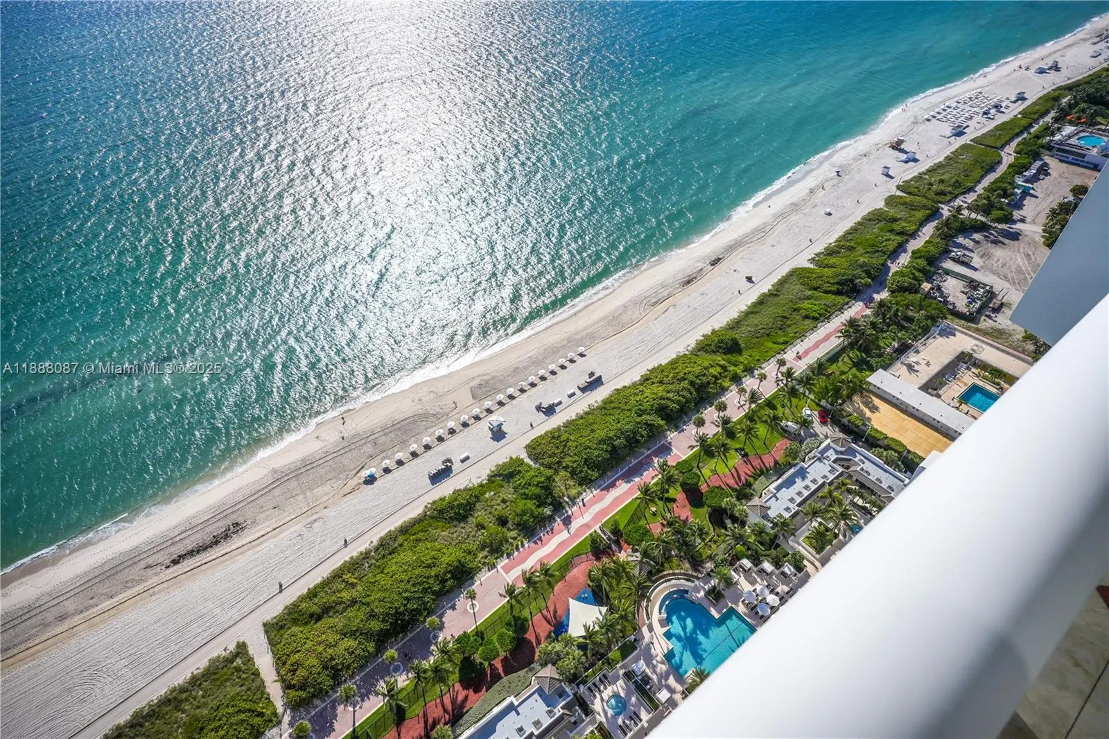 4779 Collins Ave, #PH4301