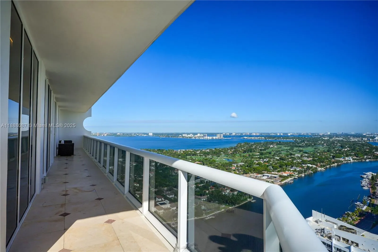 4779 Collins Ave, #PH4301