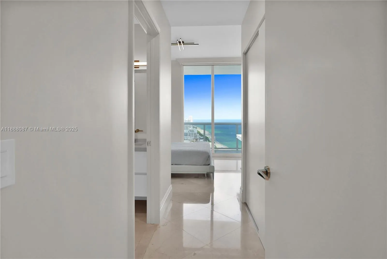 4779 Collins Ave, #PH4301