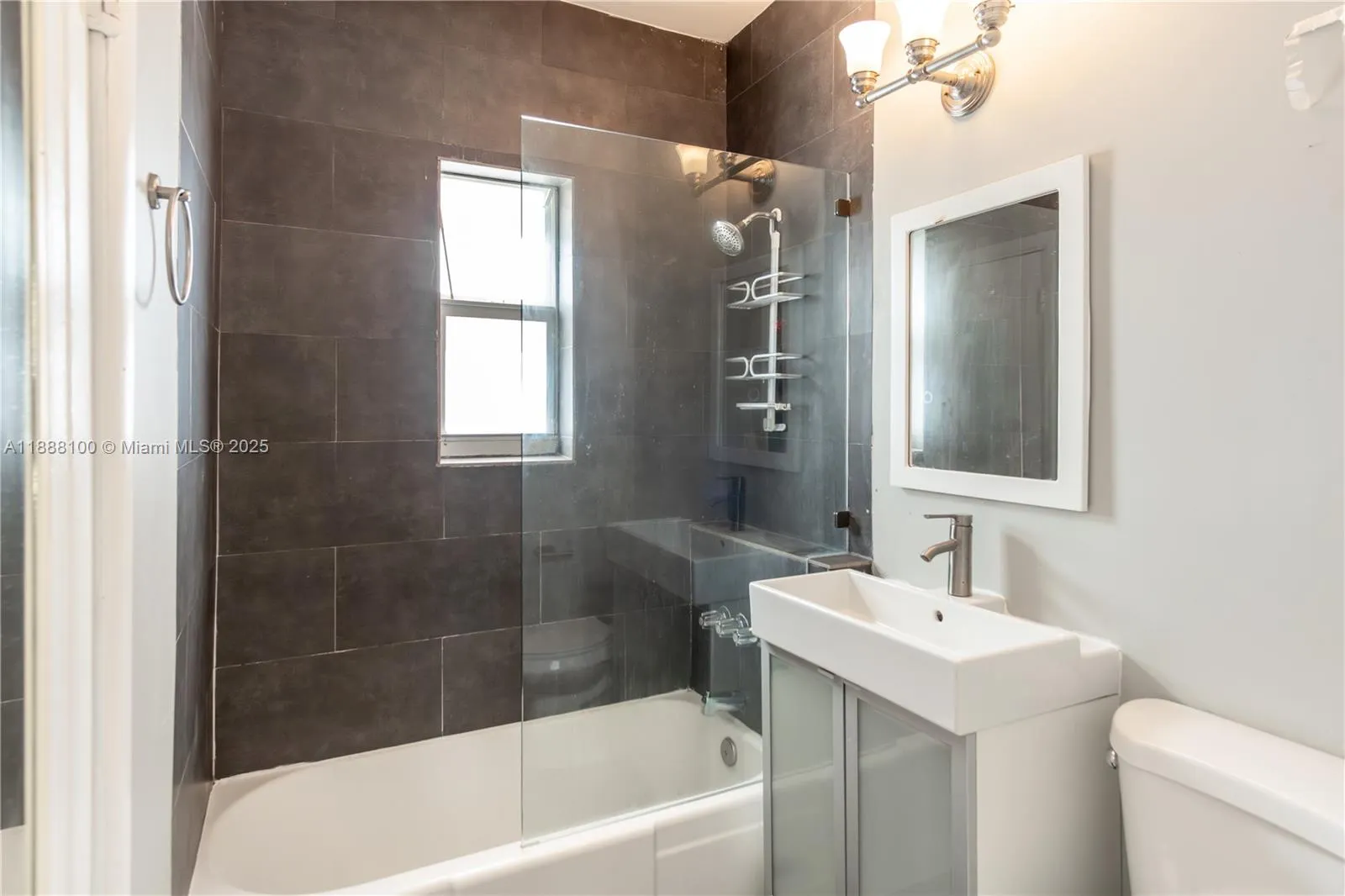 846 Jefferson Ave, #4