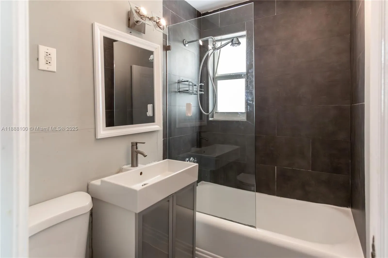 846 Jefferson Ave, #4