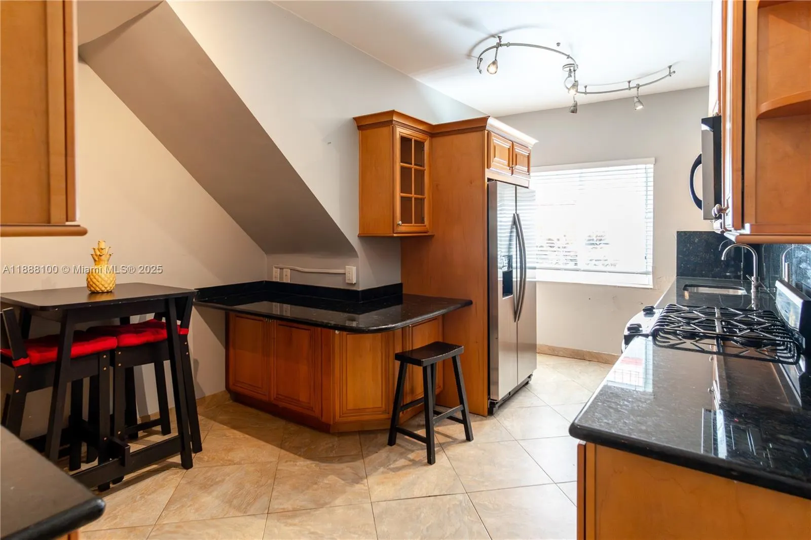 846 Jefferson Ave, #4