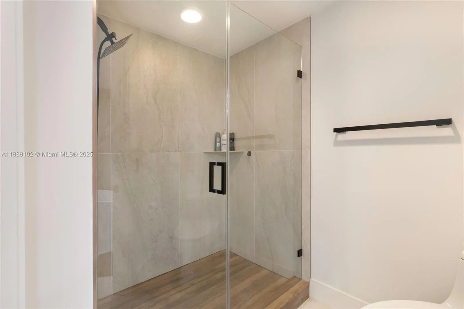 3370 Hidden Bay Dr, #409
