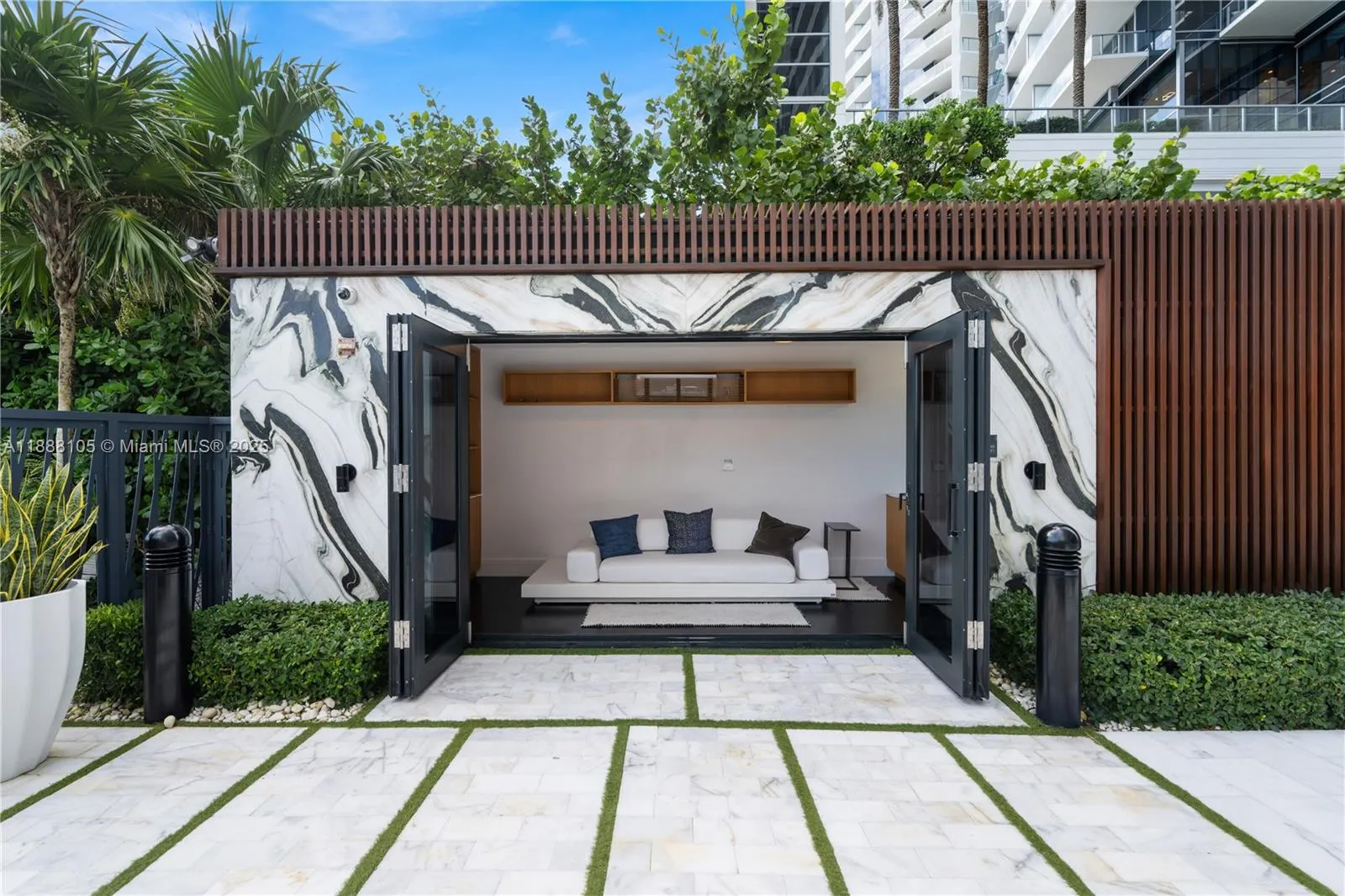 17141 Collins Ave, #LPH-1