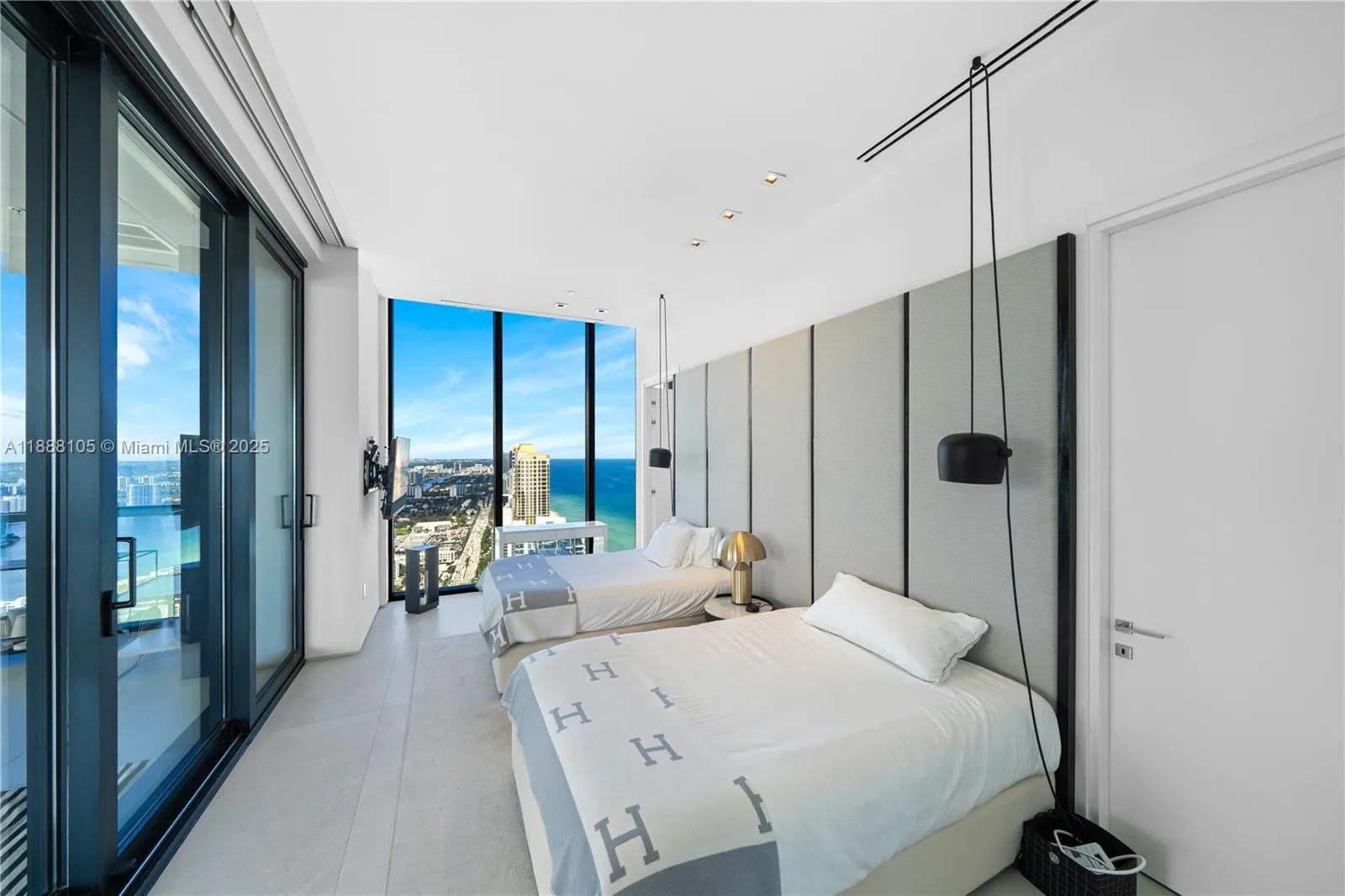 17141 Collins Ave, #LPH-1