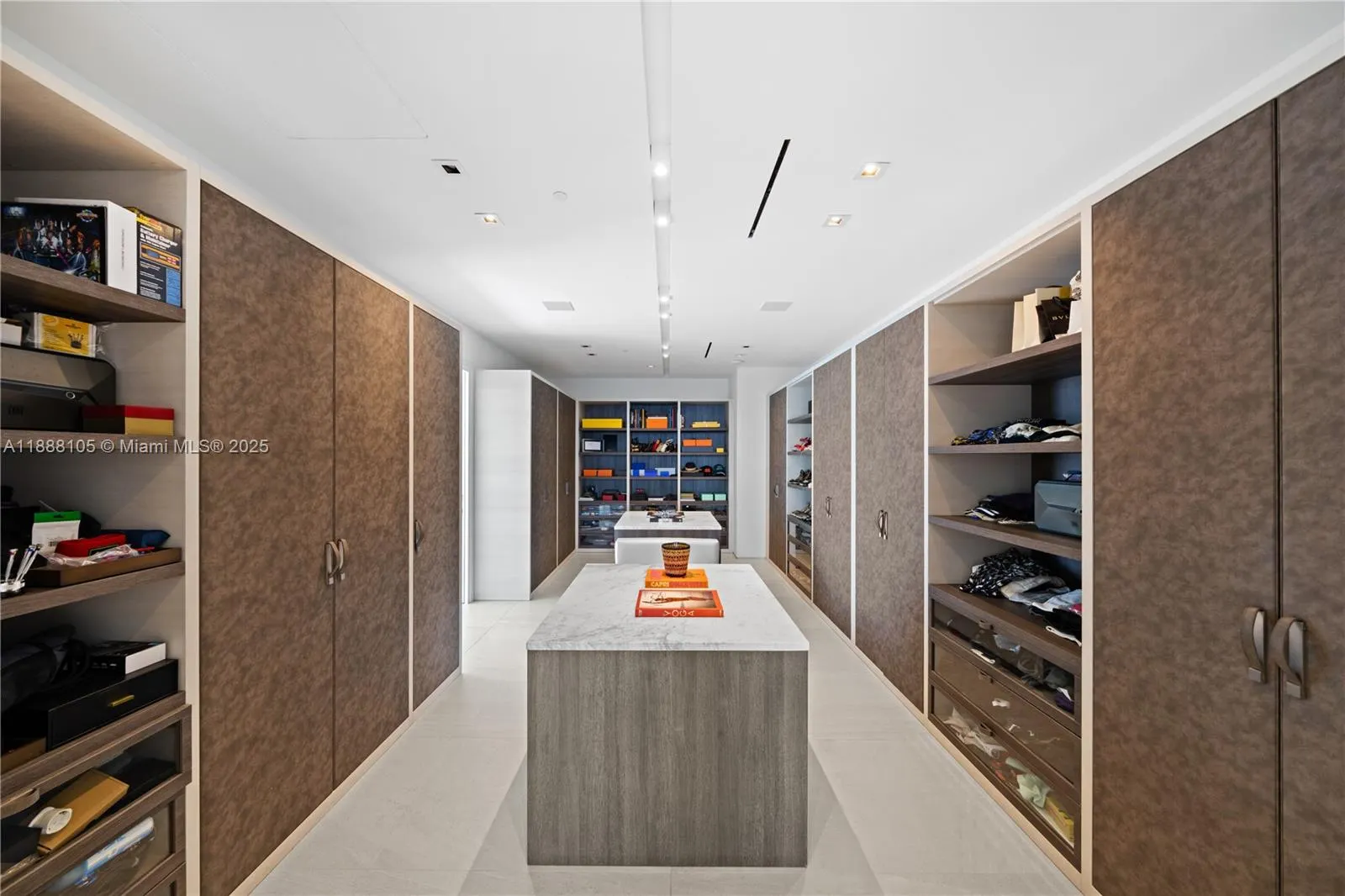 17141 Collins Ave, #LPH-1