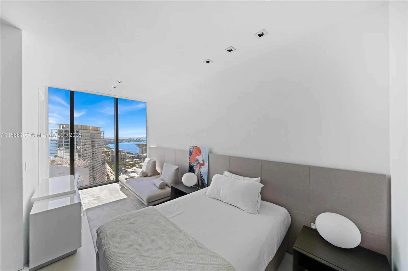 17141 Collins Ave, #LPH-1