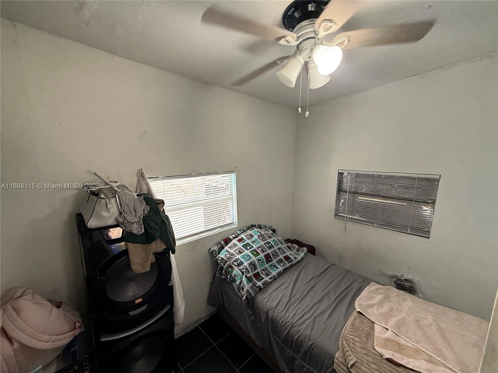 810 NW 24th Ct