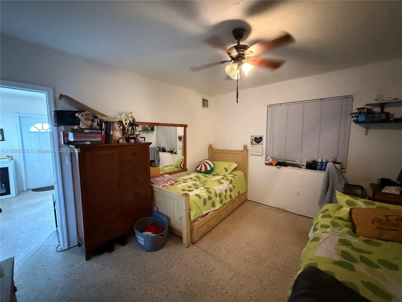 810 NW 24th Ct