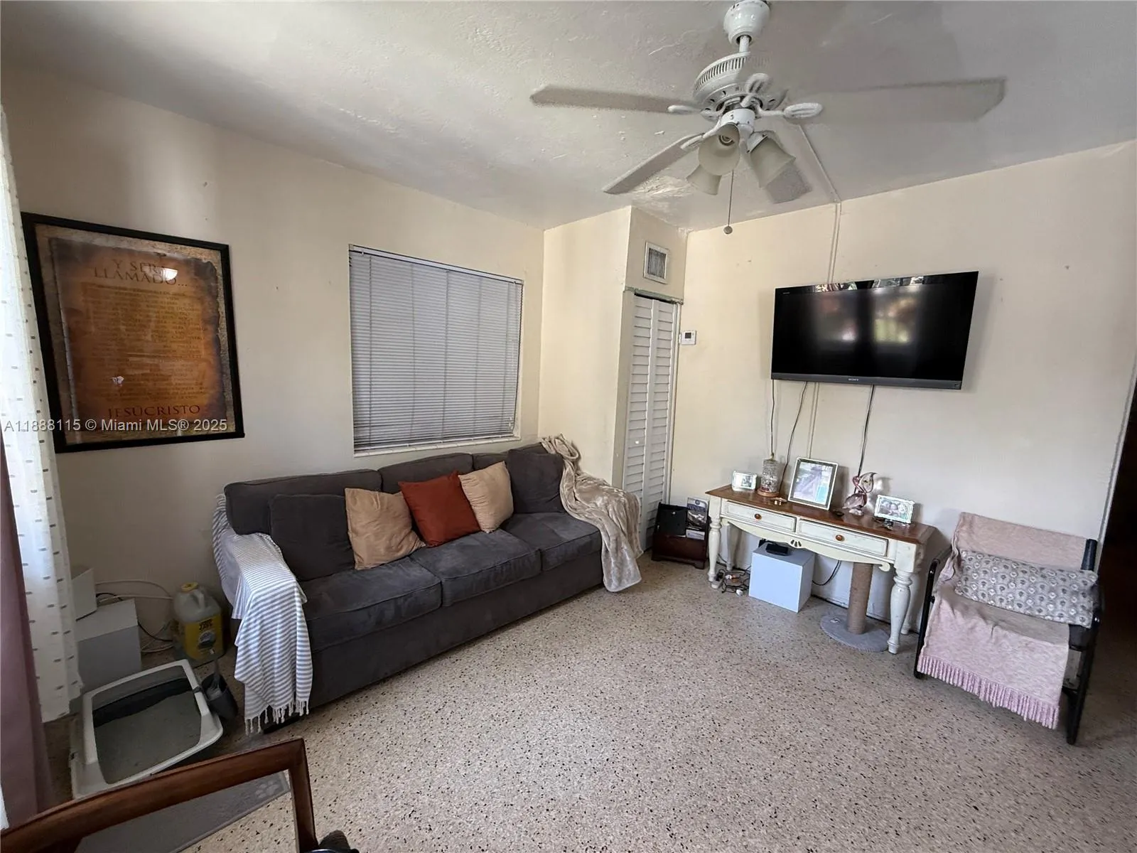 810 NW 24th Ct