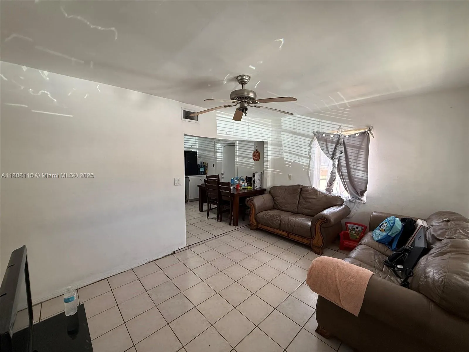 810 NW 24th Ct