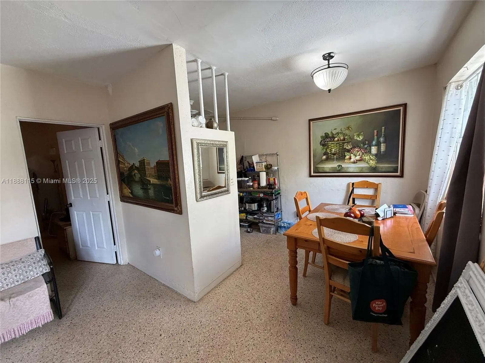 810 NW 24th Ct