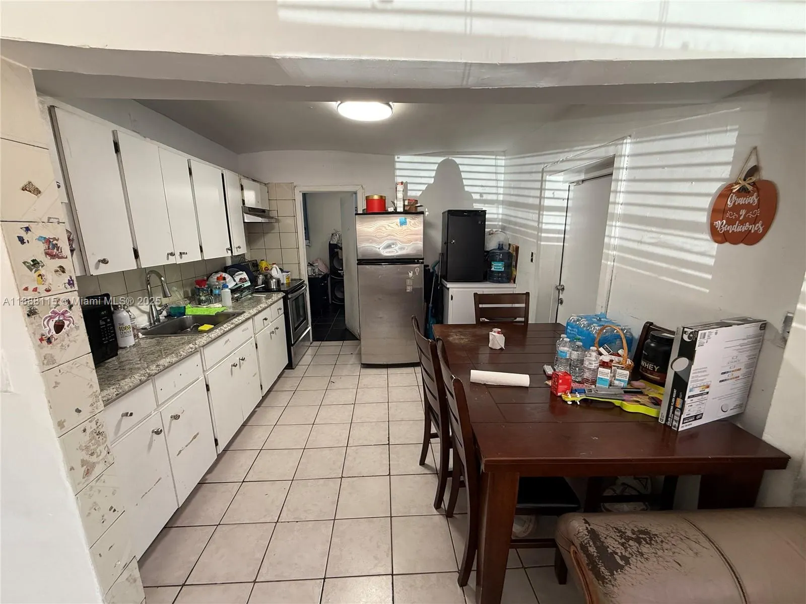 810 NW 24th Ct