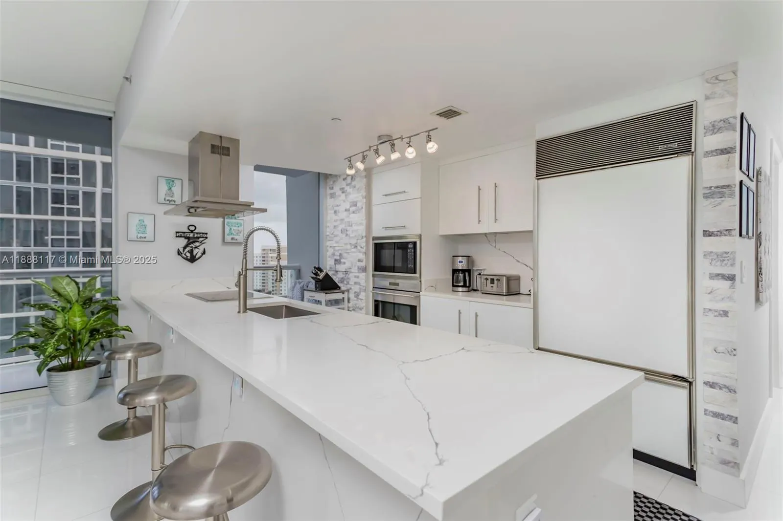 485 Brickell Ave, #2502