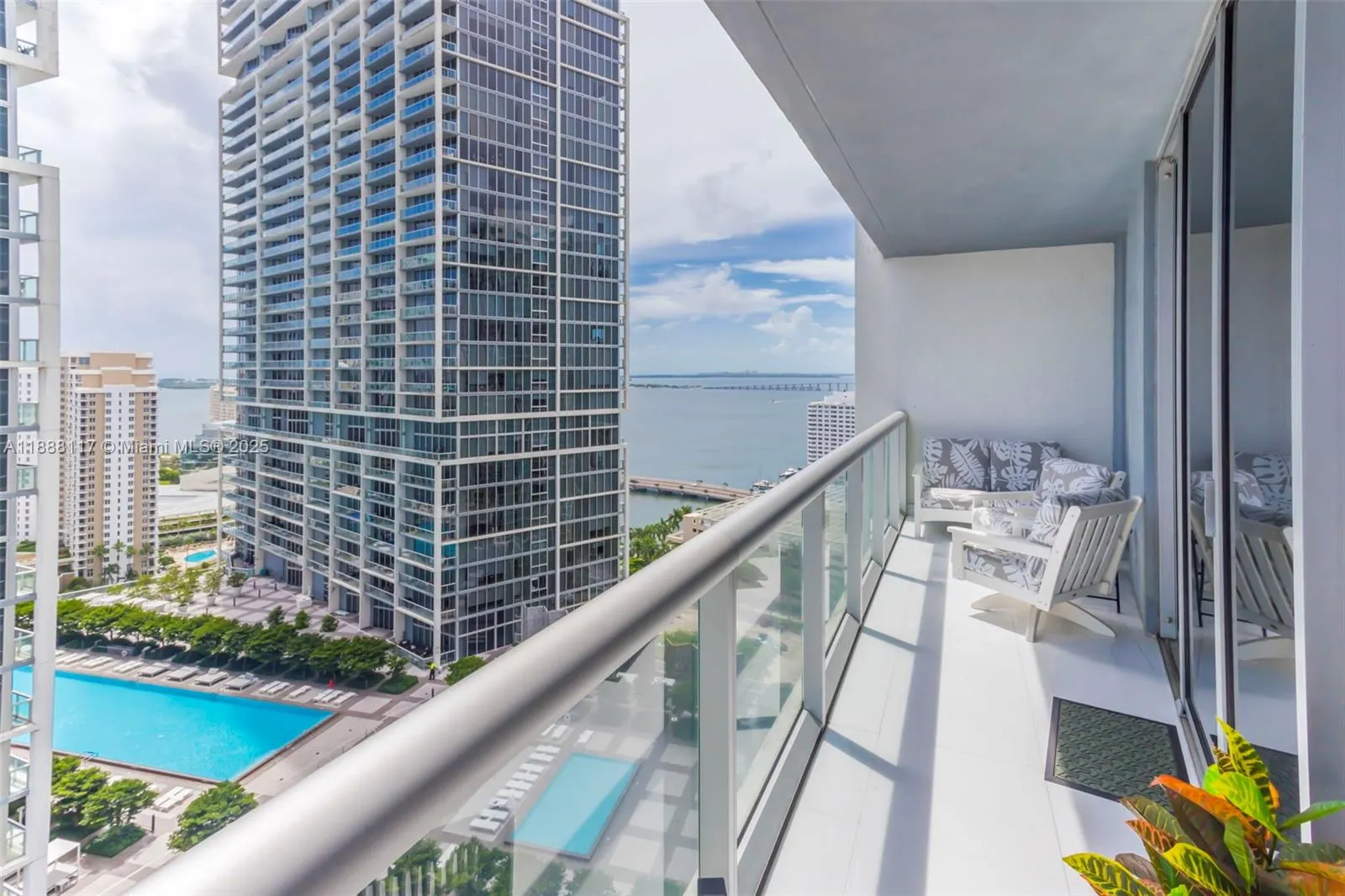 485 Brickell Ave, #2502