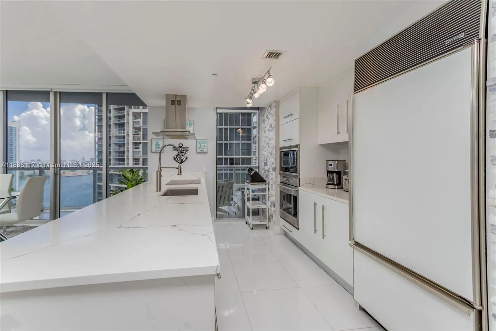 485 Brickell Ave, #2502