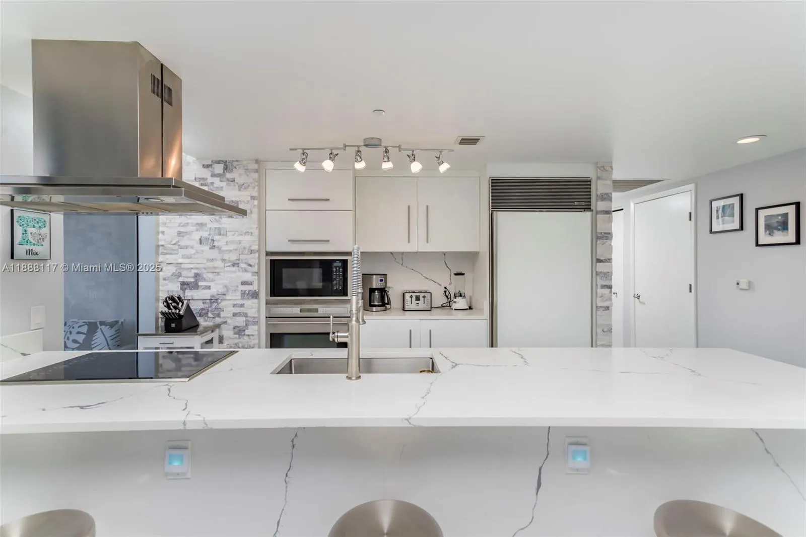 485 Brickell Ave, #2502
