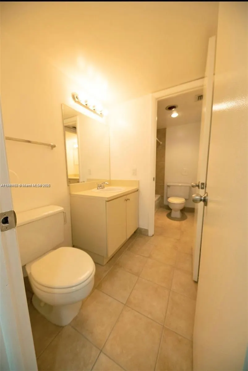1400 Saint Charles Pl, #222