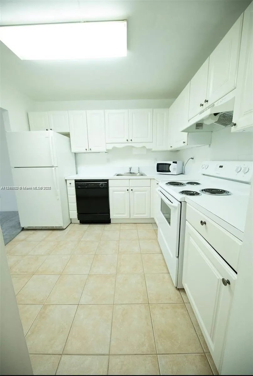 1400 Saint Charles Pl, #222