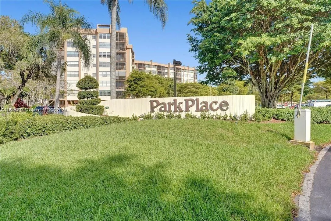 1400 Saint Charles Pl, #222