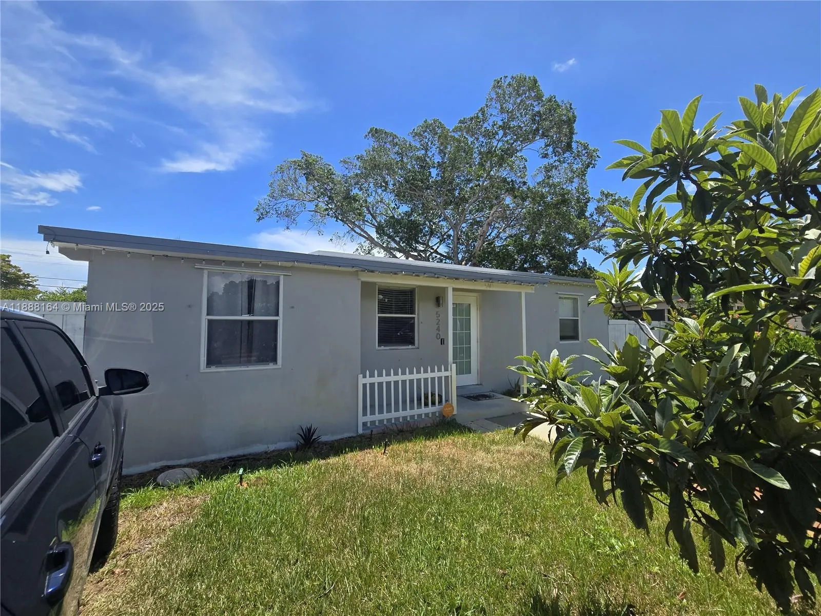 5240 NE 16th Ter