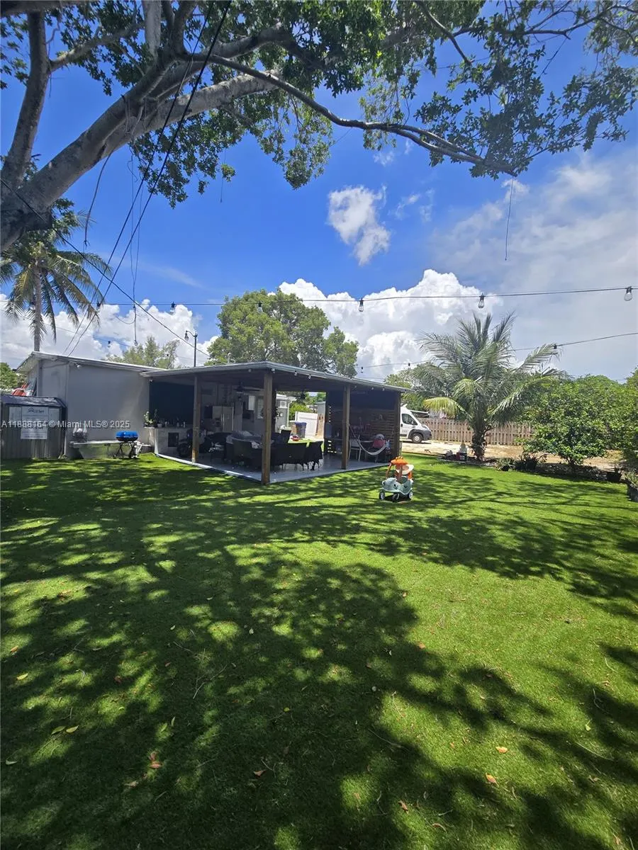 5240 NE 16th Ter