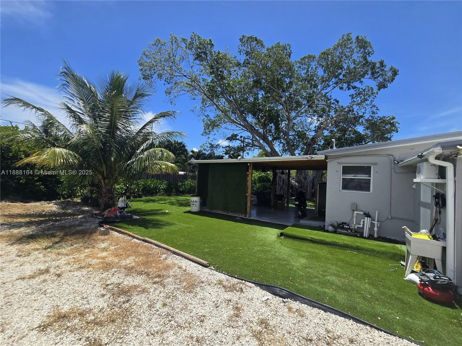 5240 NE 16th Ter