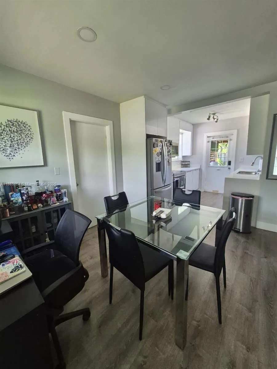 5240 NE 16th Ter