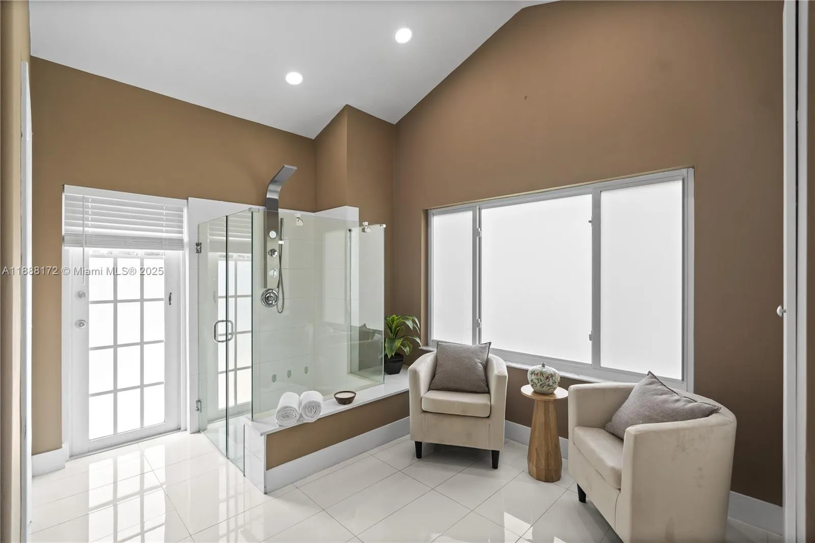 1171 Laguna Springs Dr