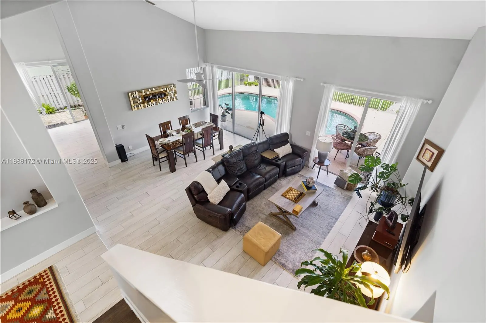 1171 Laguna Springs Dr