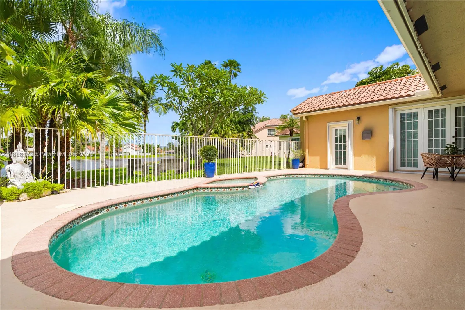 1171 Laguna Springs Dr