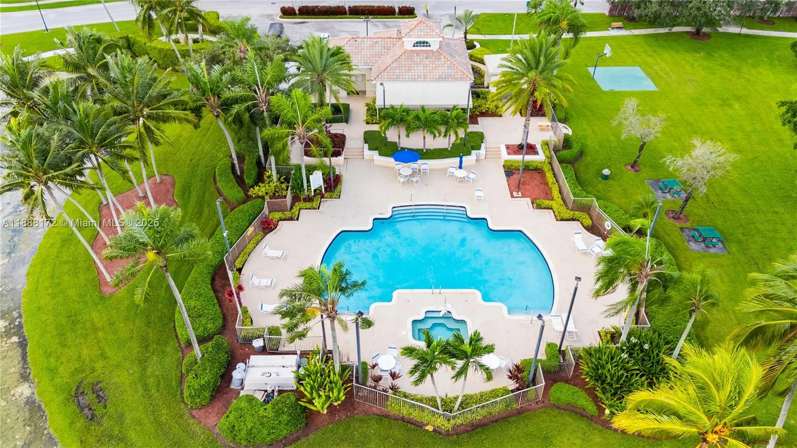 1171 Laguna Springs Dr