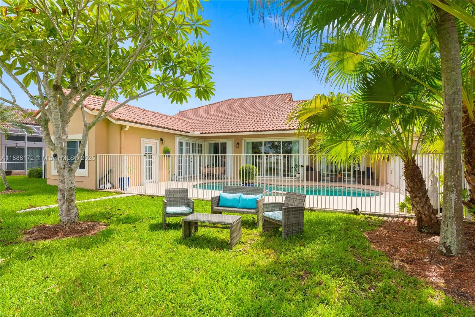 1171 Laguna Springs Dr