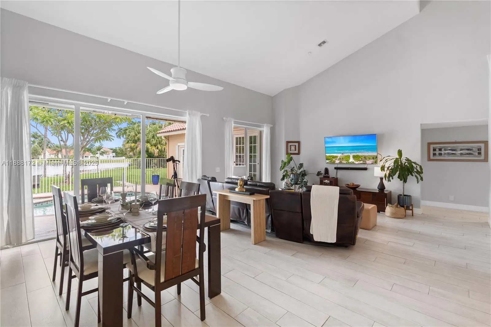 1171 Laguna Springs Dr